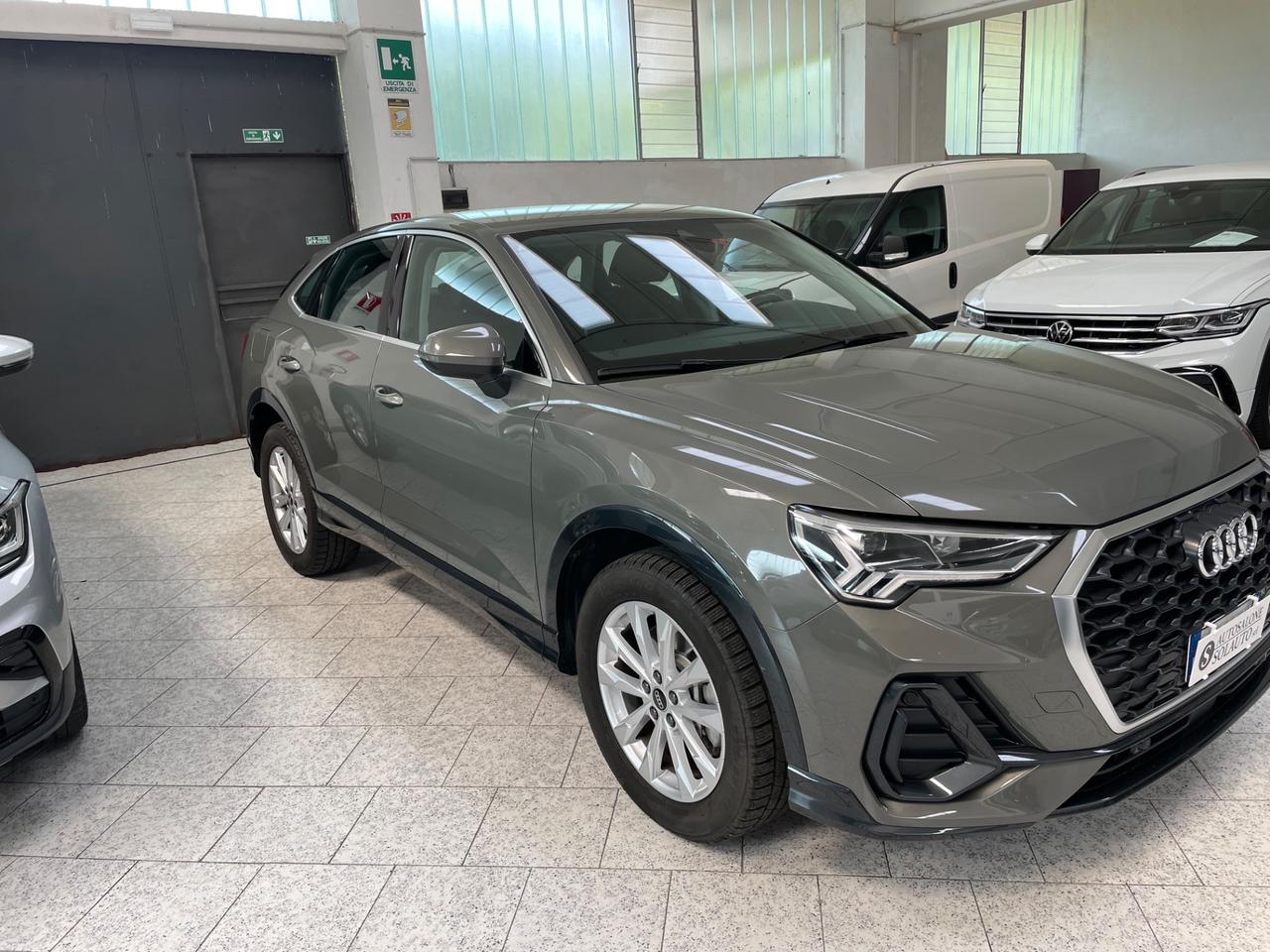 Audi Q3 SPB 45 TFSI e S tronic Business Plus