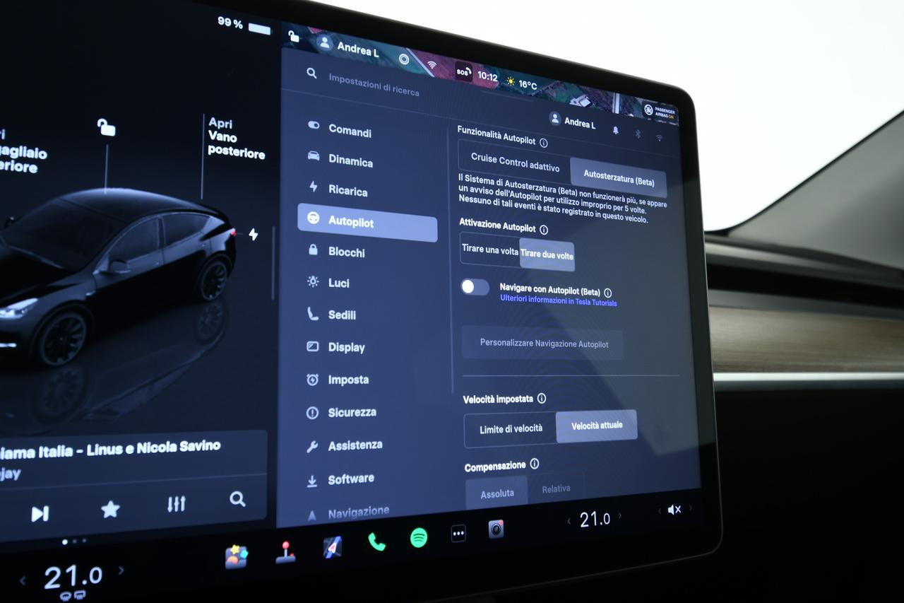 TESLA Model Y Long Range Dual Motor awd + AUTOPYLOT MAX