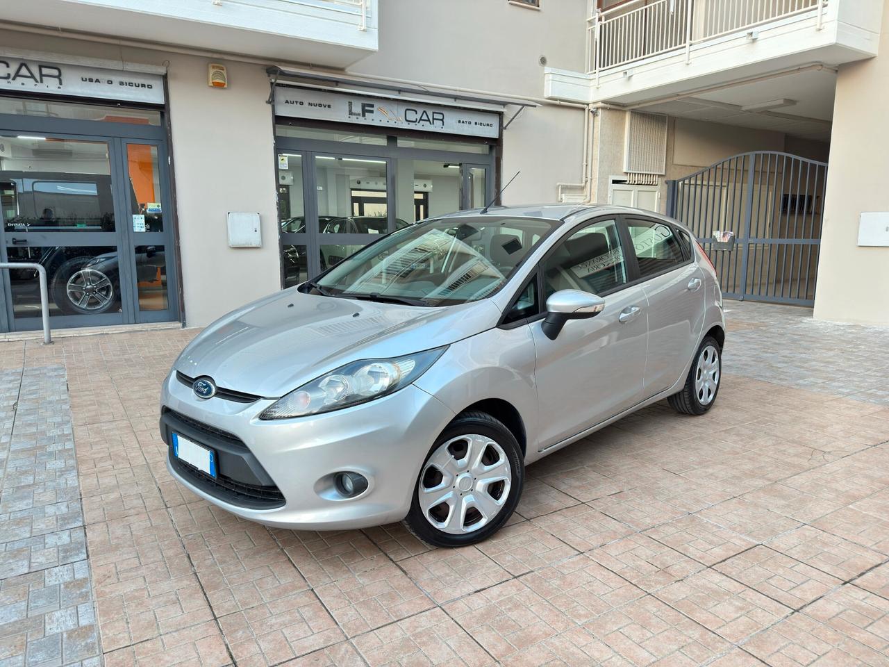 Ford Fiesta 1.2 82 cv 5 porte Titanium