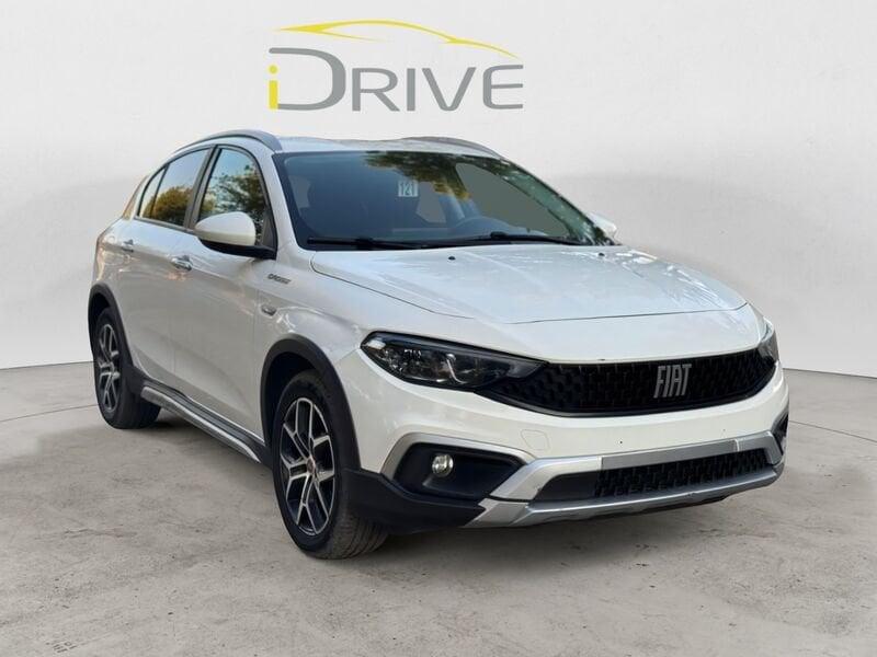 FIAT Tipo 1.5 Hybrid DCT 5 porte Cross