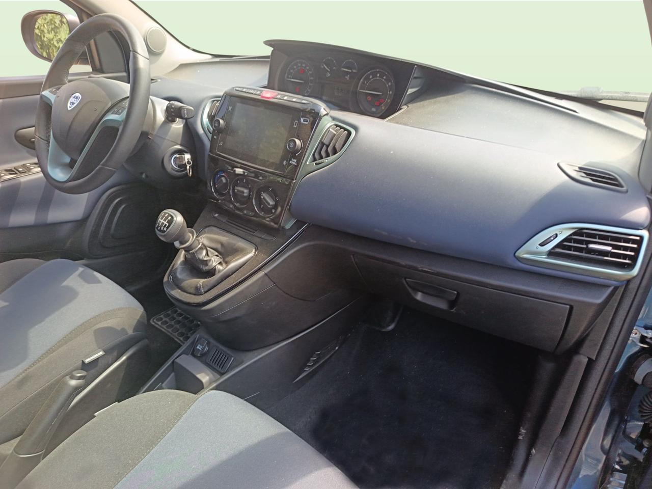 LANCIA Ypsilon 1.0 FireFly 70cv Hybrid PLATINO
