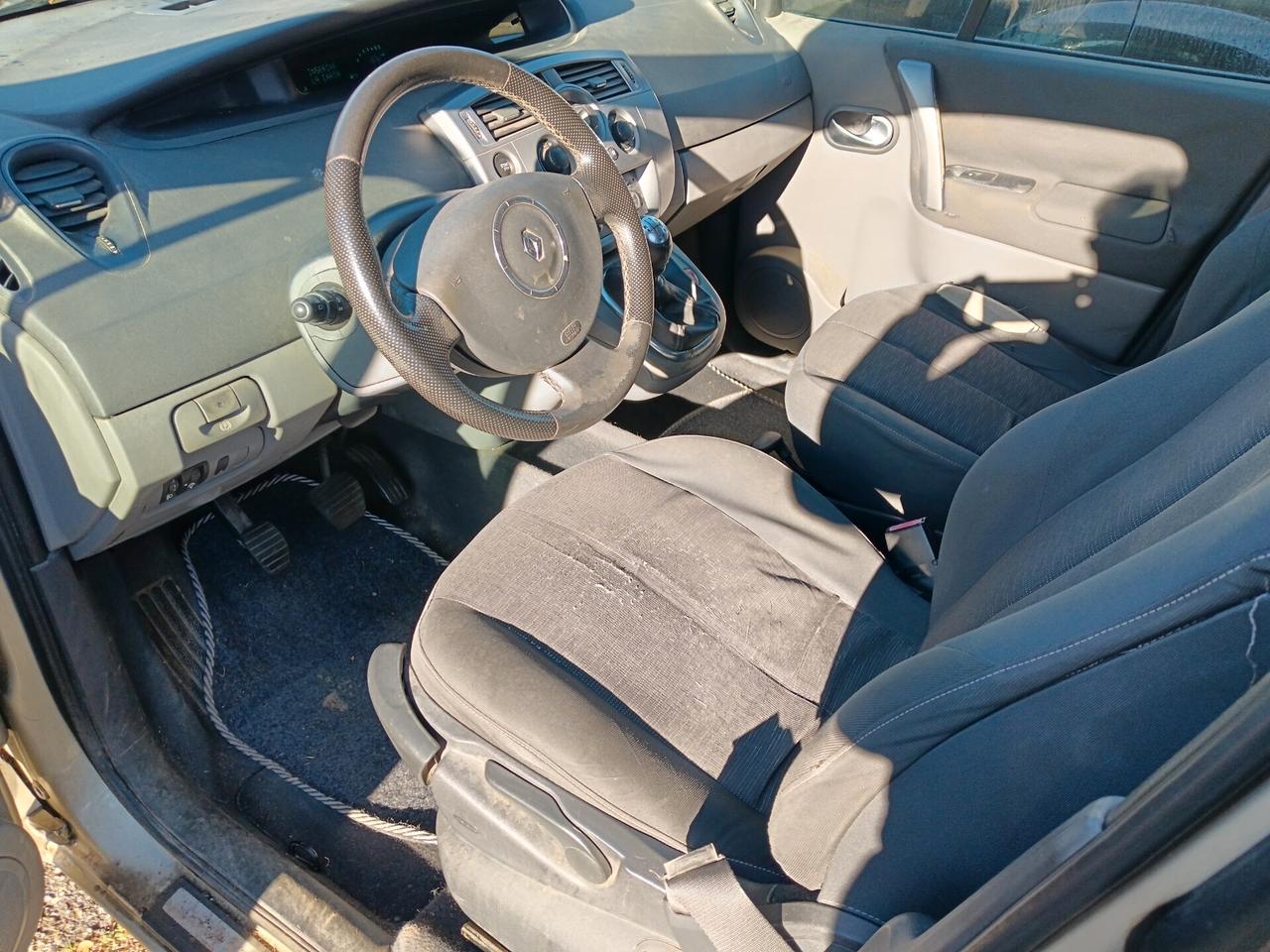 Renault Megane Mégane 1.5 dCi/105CV 4 porte Dynamique