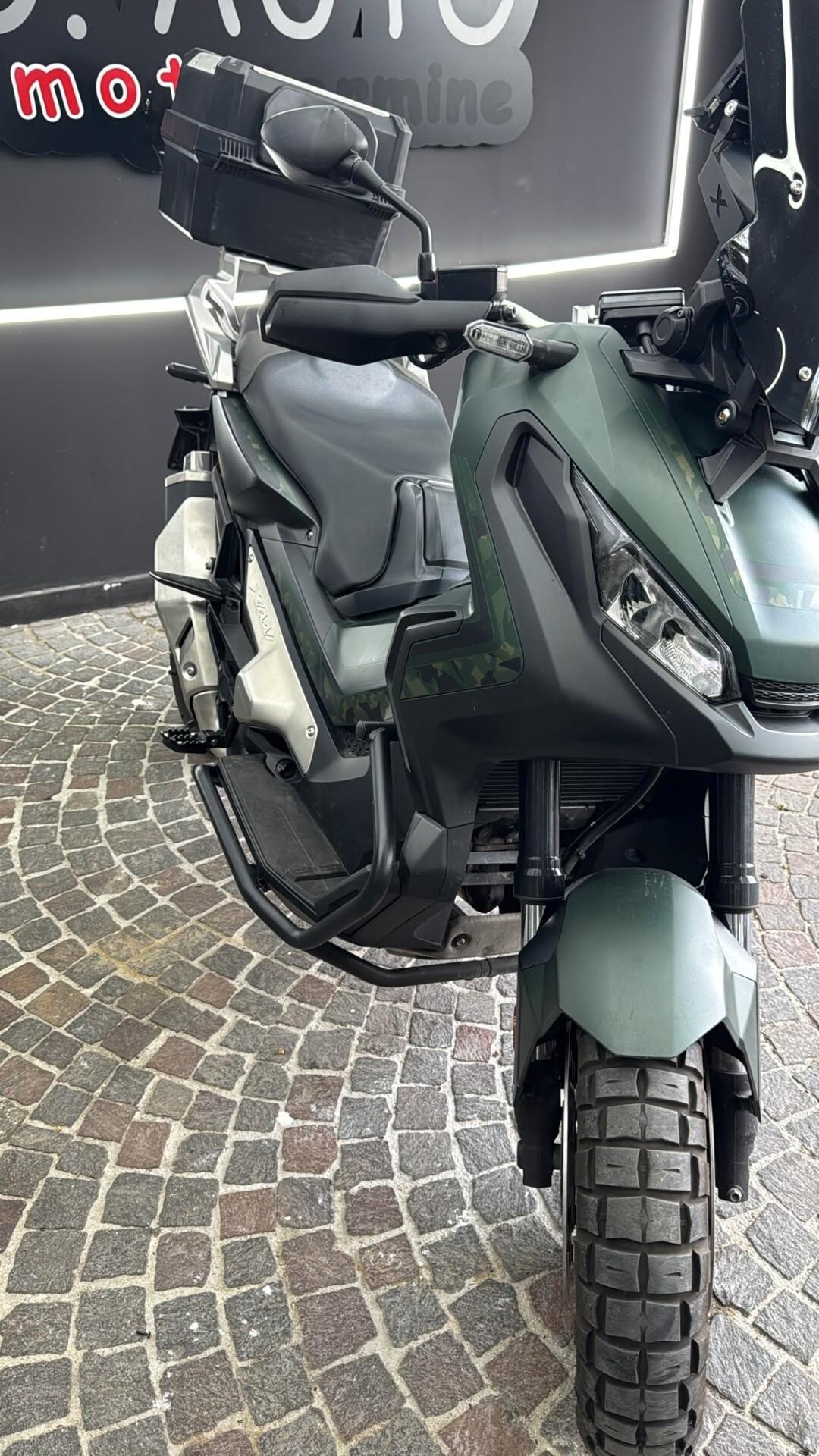 Honda X-ADV 750 sport ET35687