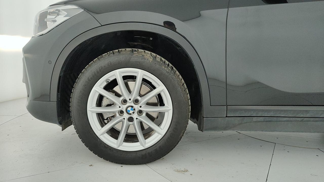 BMW X1 F48 2019 - X1 sdrive18i Advantage 136cv auto