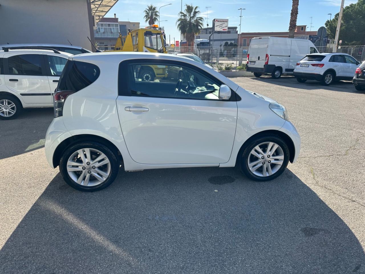 Toyota iQ 1.3 Executive CONFRONTA KM OPTIONAL