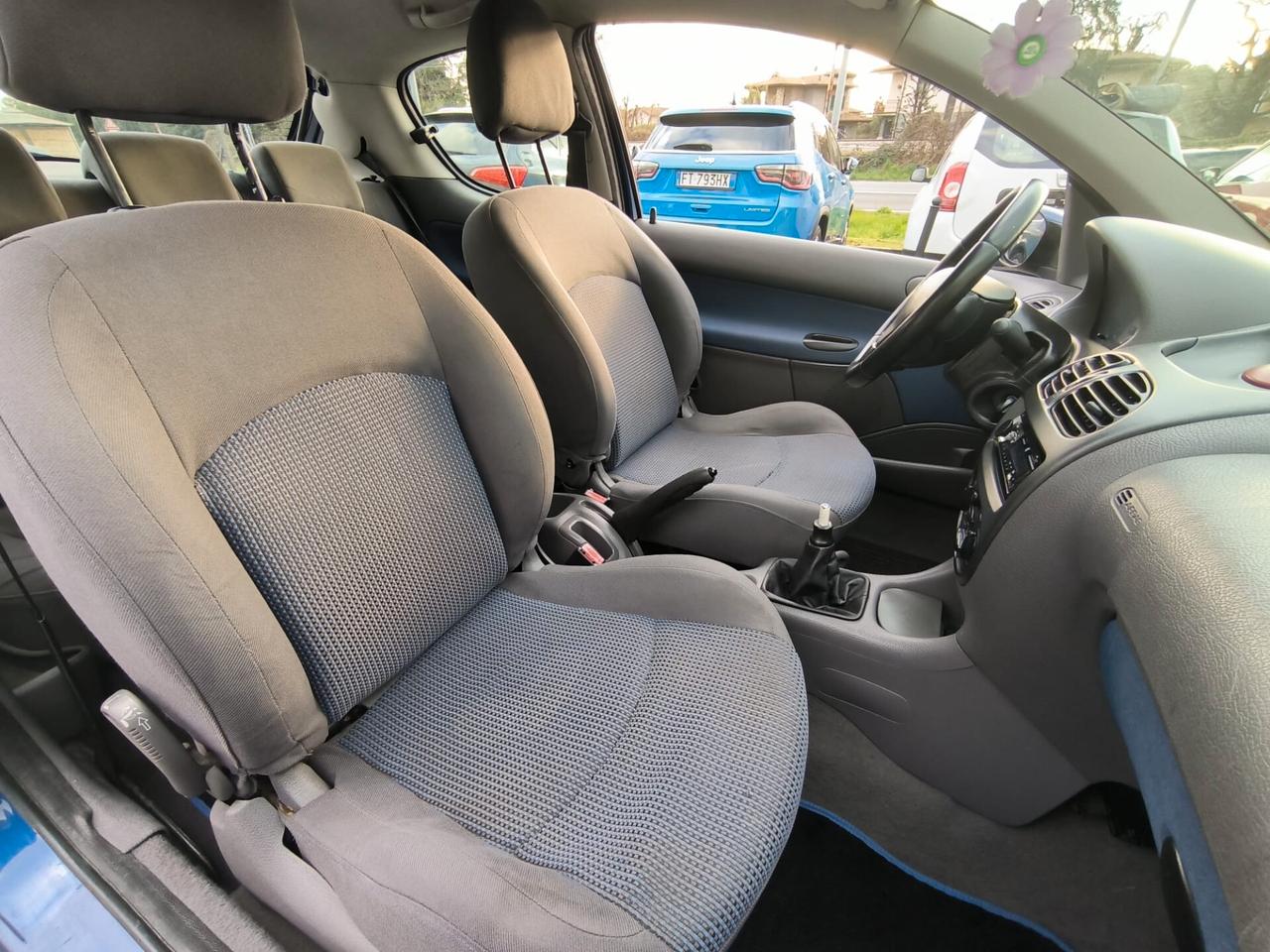 Peugeot 206 1.1 3p. XT *neopatentati*