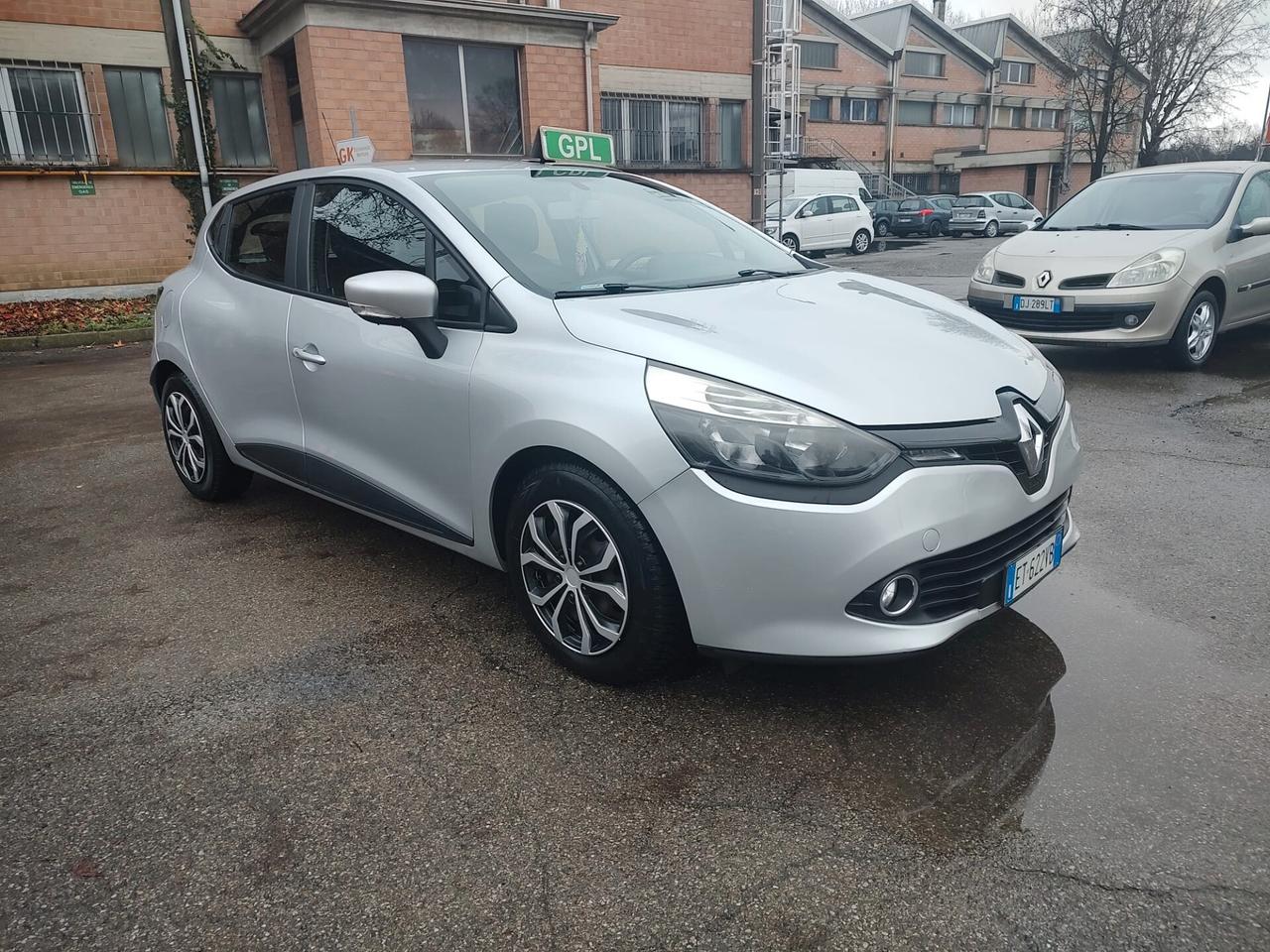 Renault Clio 1.2 75CV GPL CON SCADENZA 2034 5 porte Wave VEICOLO EURO 5B, OK NEOP, GARANZIA L.12 MESI