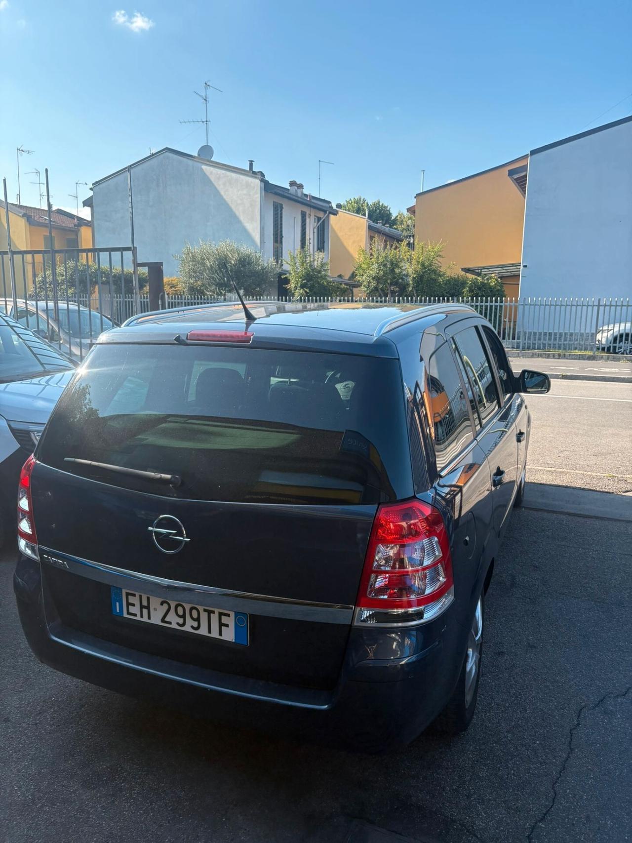Opel Zafira 1.6 16V VVT Cosmo