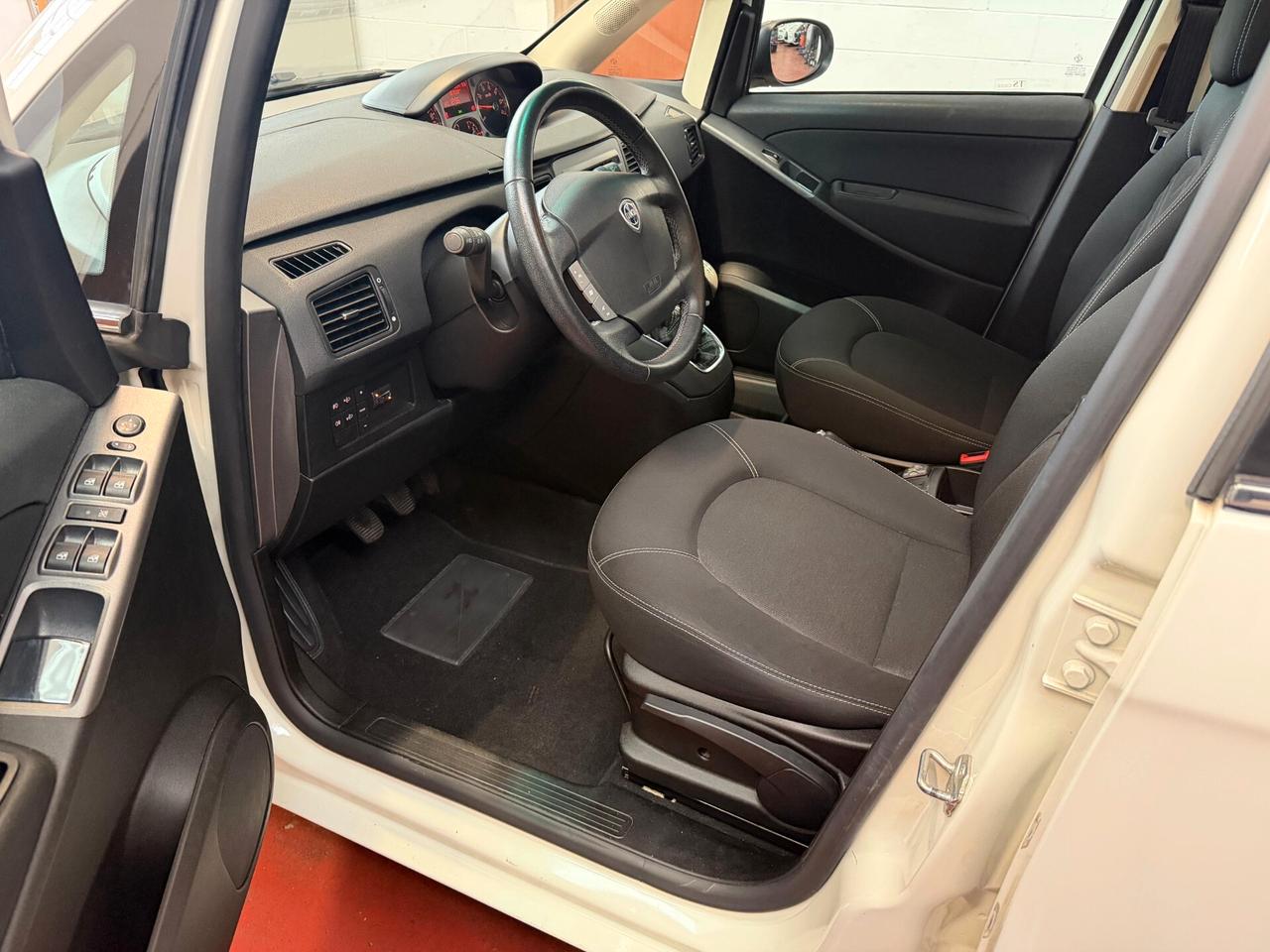 Lancia MUSA 1.4 8V GPL 5TH AVENUE NEOPAT