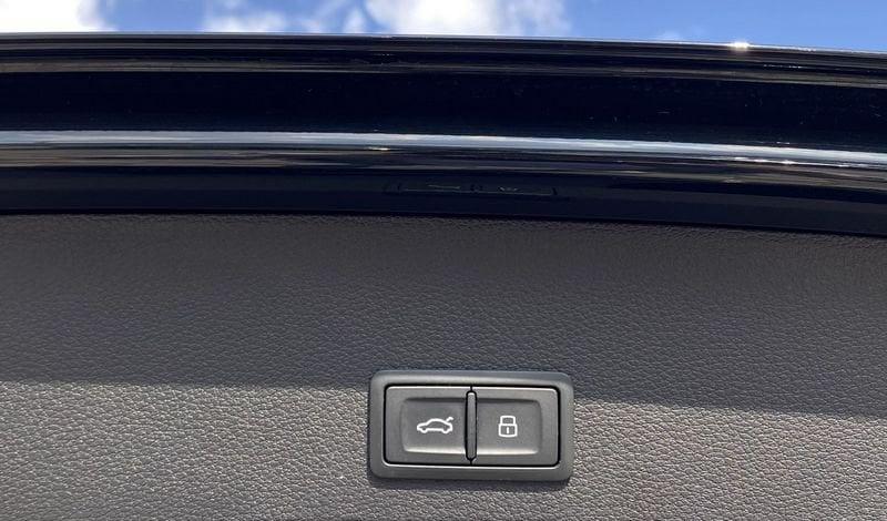 Audi Q2 S Line interno ed esterno 2.0 TDI 150CV S-Tronic quattro 35