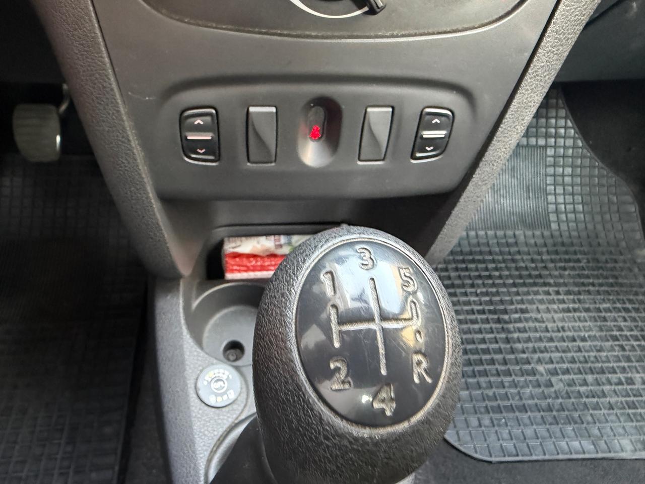 DACIA SANDERO 1.2 BENZ EURO5B -GPL 2035 UNI PROP