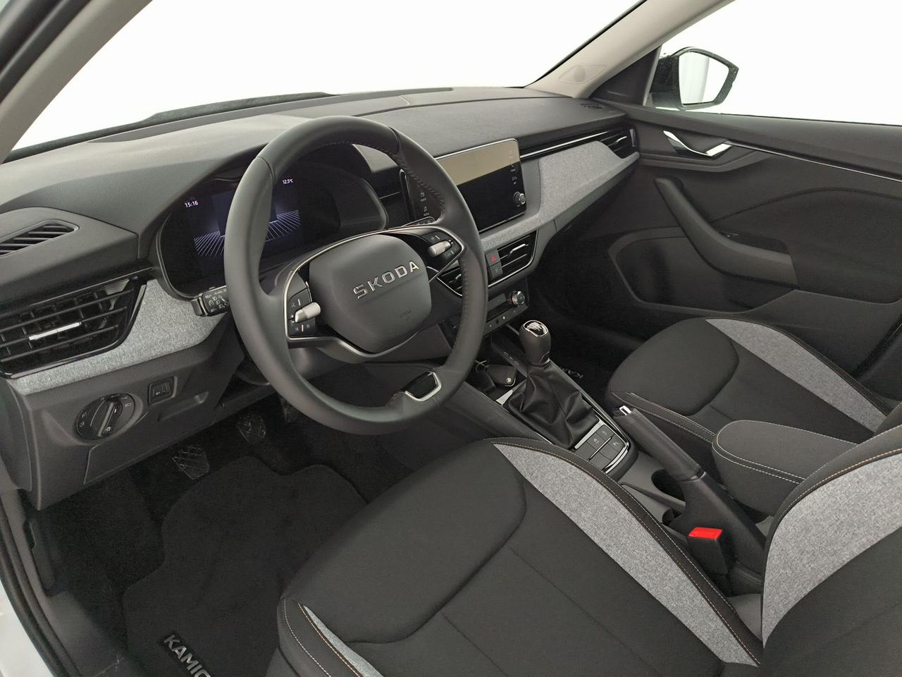 Skoda Kamiq 1.0 tsi black dots 115cv