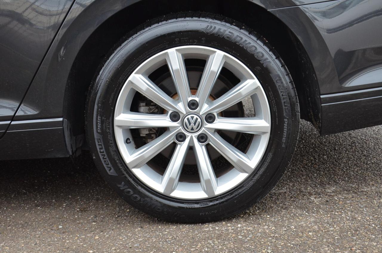 Volkswagen Passat 1.6 TDI SCR DSG Business BMT