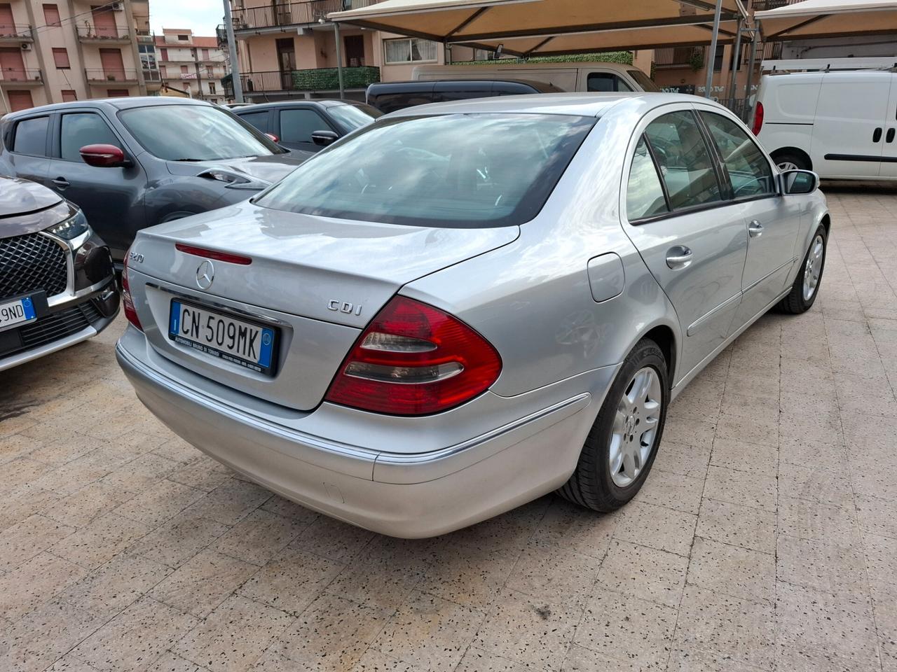 MERCEDES-BENZ E 270 CDI Avantgarde