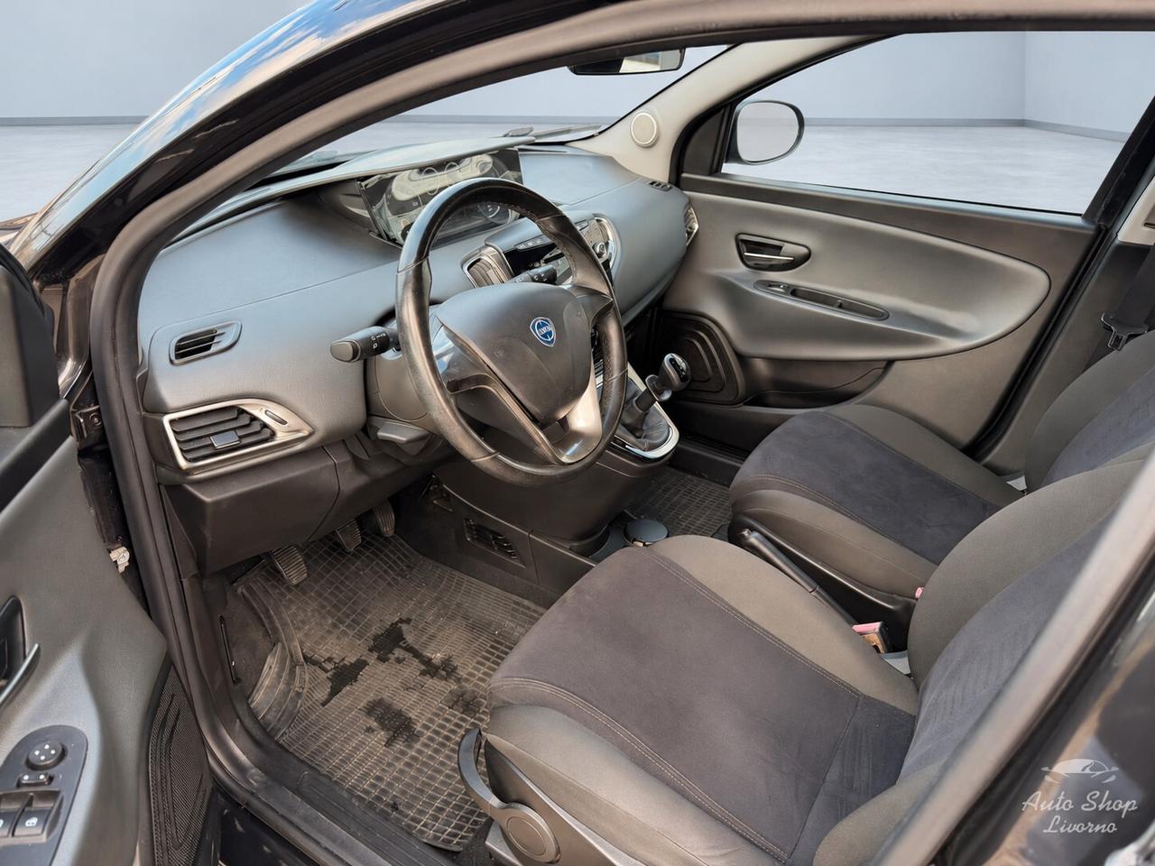 Lancia Ypsilon 1.2 69 CV 5 porte GPL Ecochic Platinum