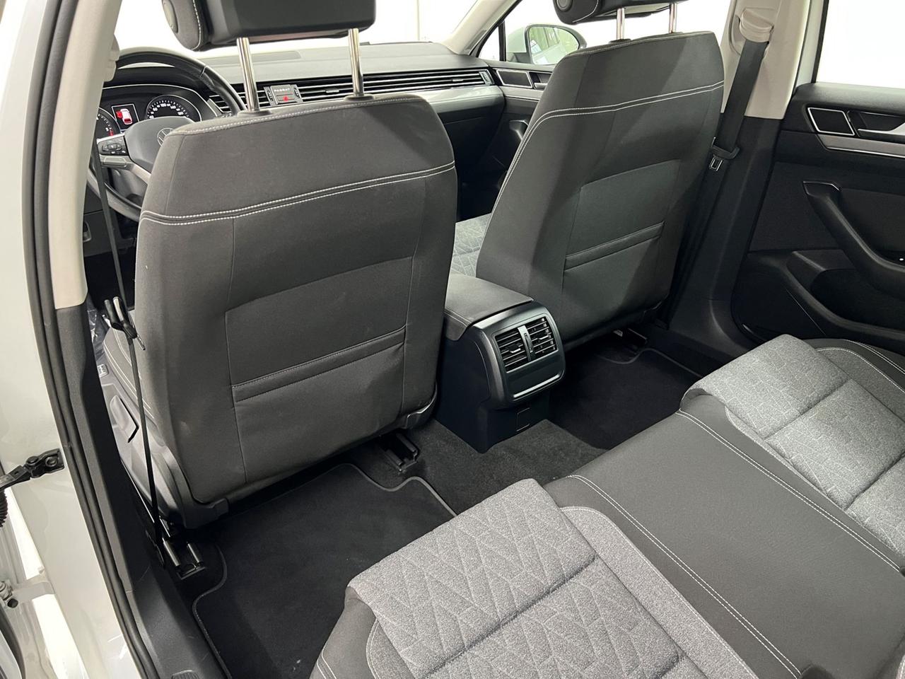 VOLKSWAGEN Passat VIII 2019 Variant Passat Variant 2.0 tdi Business 150cv dsg