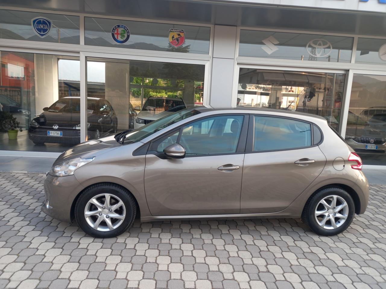 PEUGEOT 208 1.4 HDi 68 CV - 5 PORTE ALLURE * OK NEOPATENTATI *