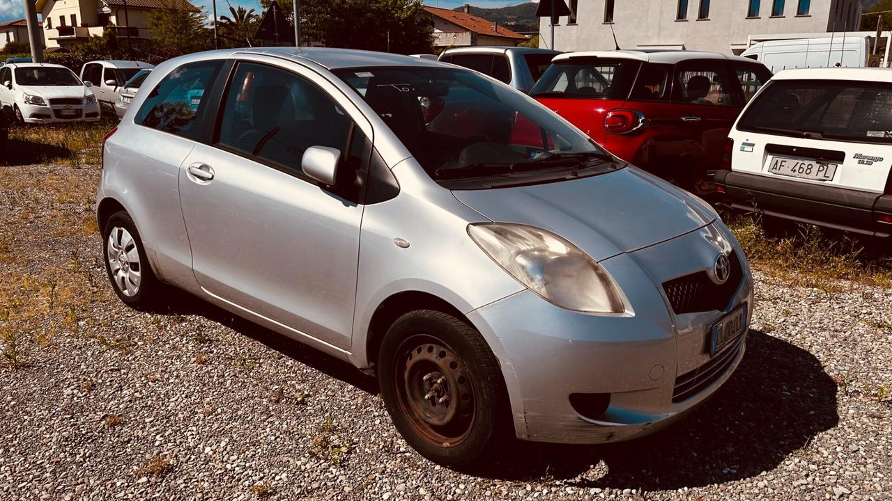 Toyota Yaris 1.0 3 porte Sol