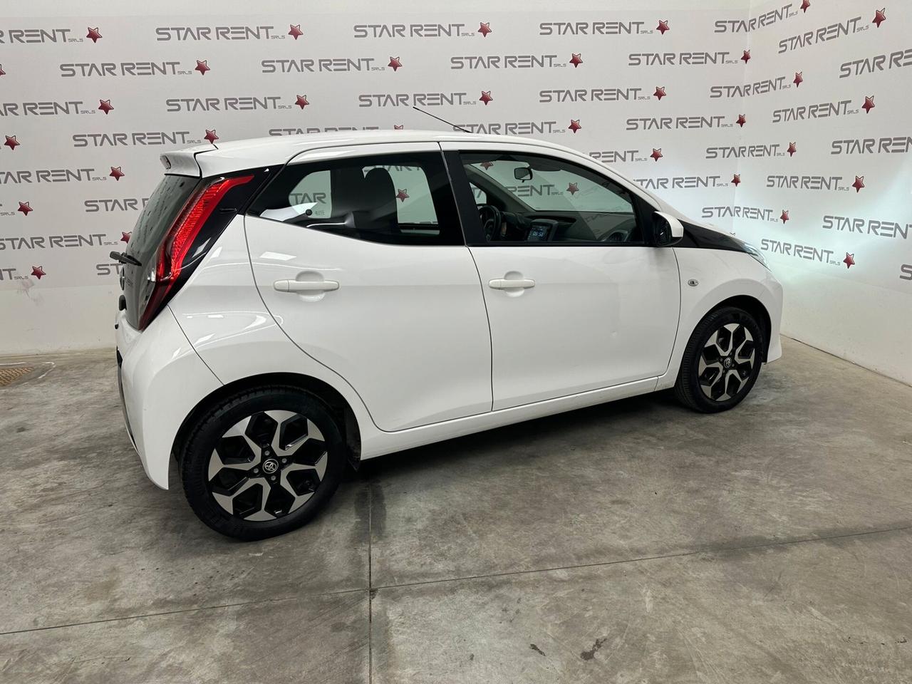 Toyota Aygo Connect 1.0 VVT-i 72 CV 5 porte x-play