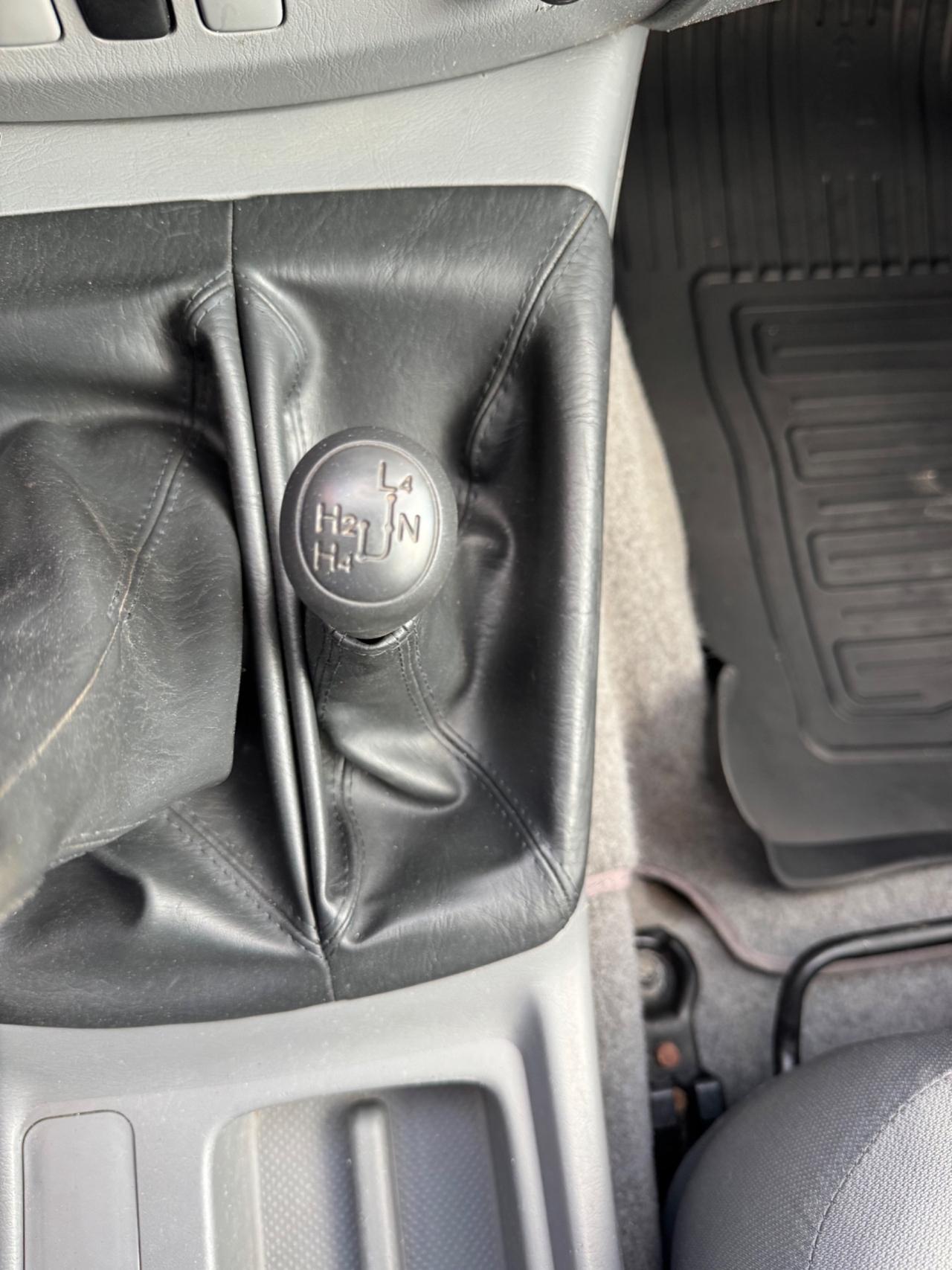 Toyota Hilux 2.5 D-4D 4WD 4p. Double Cab DLX