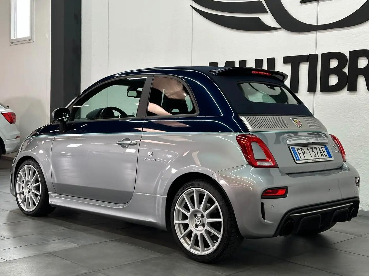 Abarth 695C 1.4 16V RIVALE 180CV F1 AKRAPOVIC PARI AL NUOVO