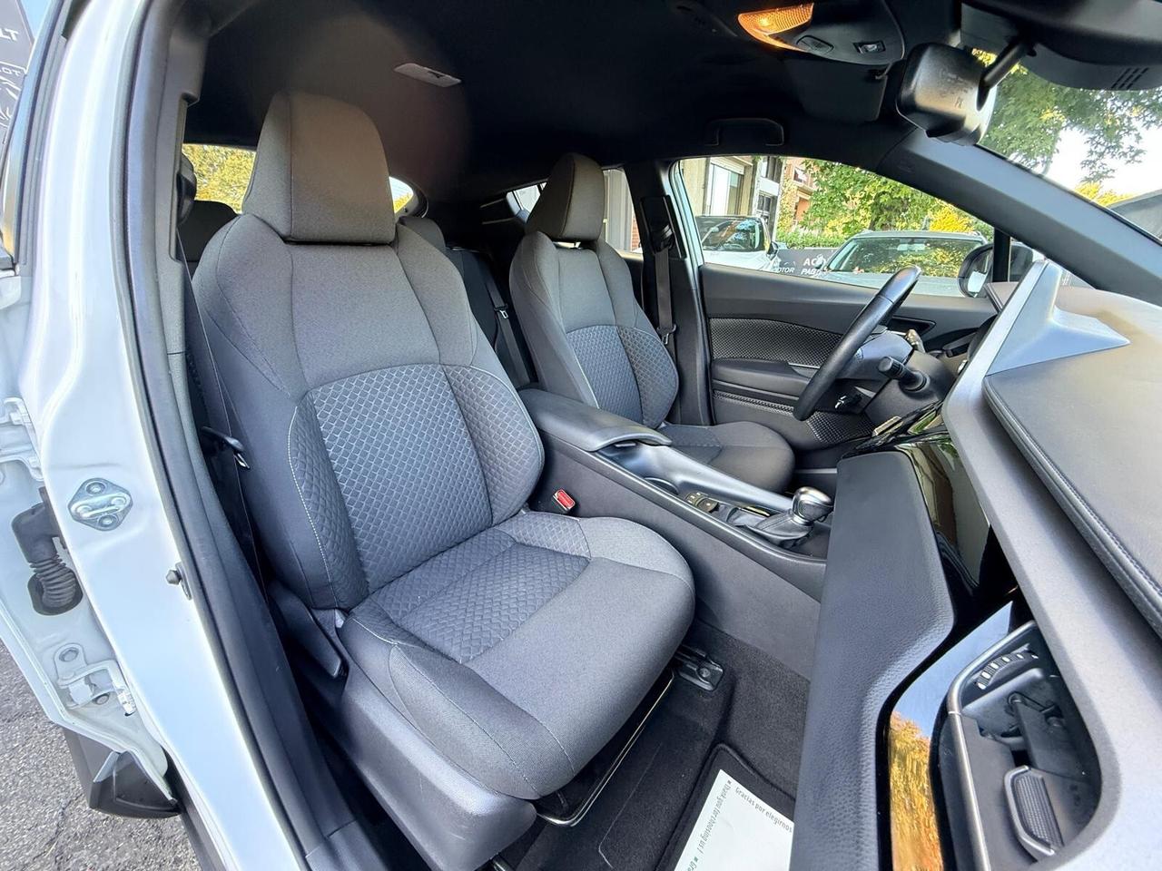 Toyota C-HR 1.8 Hybrid E-CVT Lounge