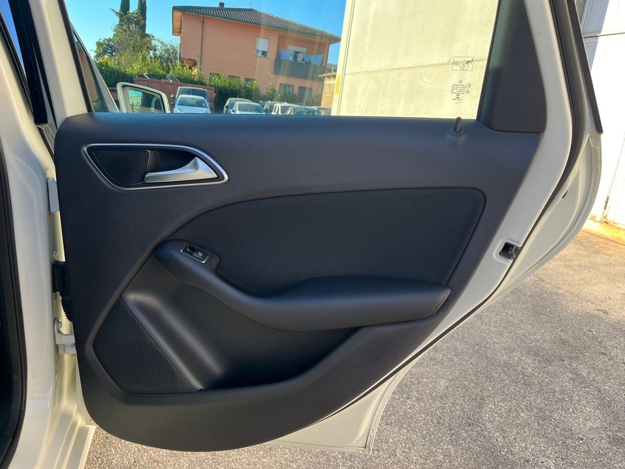 Mercedes-benz B 200 NGD. Benzina/metano