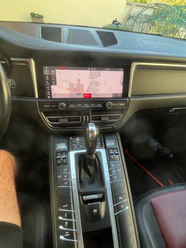 PORSCHE Macan 2.0