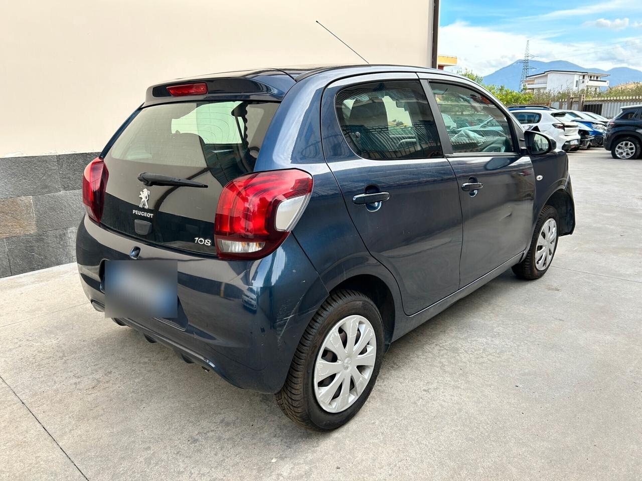 Peugeot 108 1.0 Benz. Aut. 68CV - 2016 Incidentata