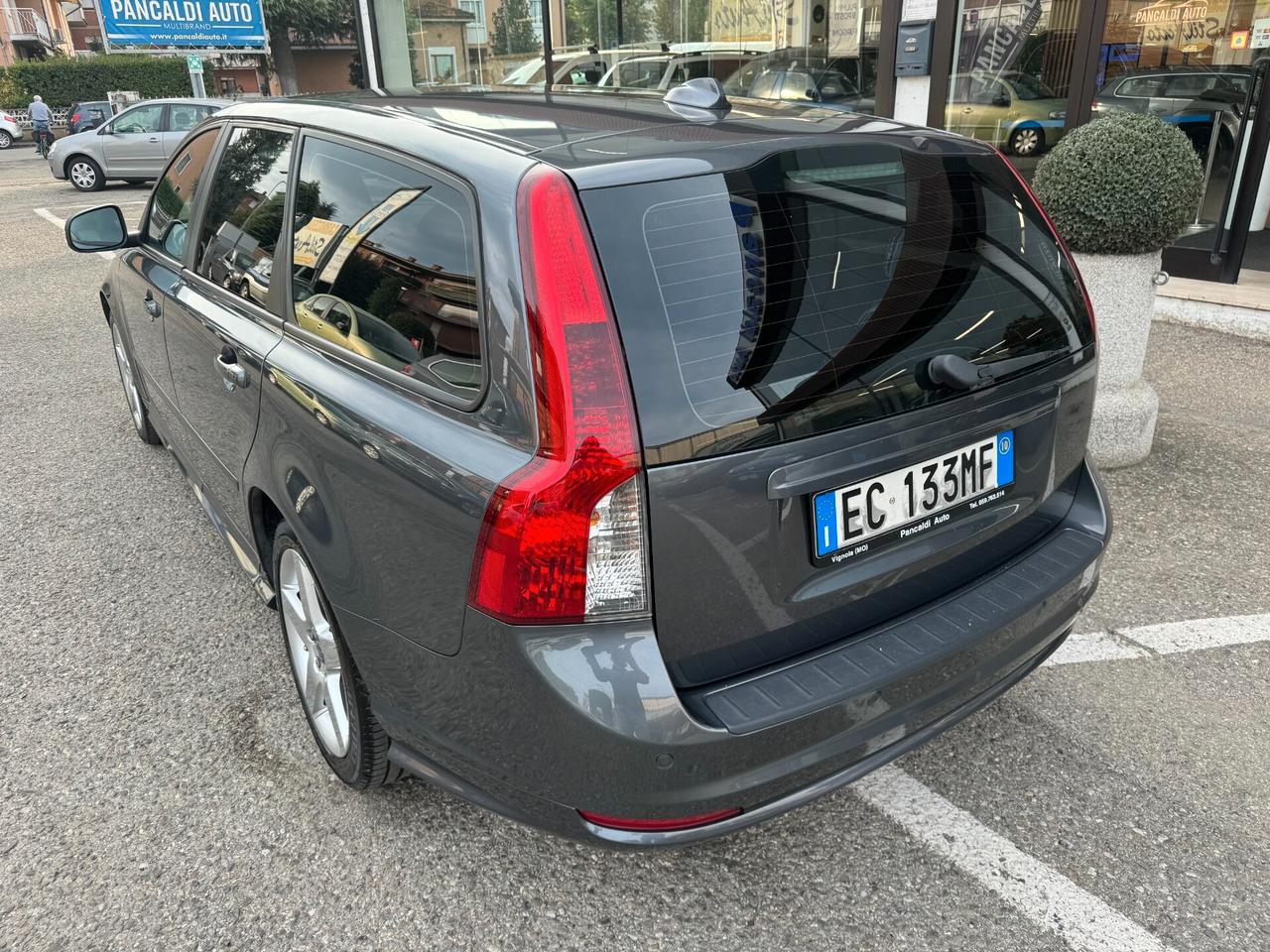 Volvo V50 D4 R-design AUTOMATICA,PELLE,17'',XENO,VETRI SCURI,