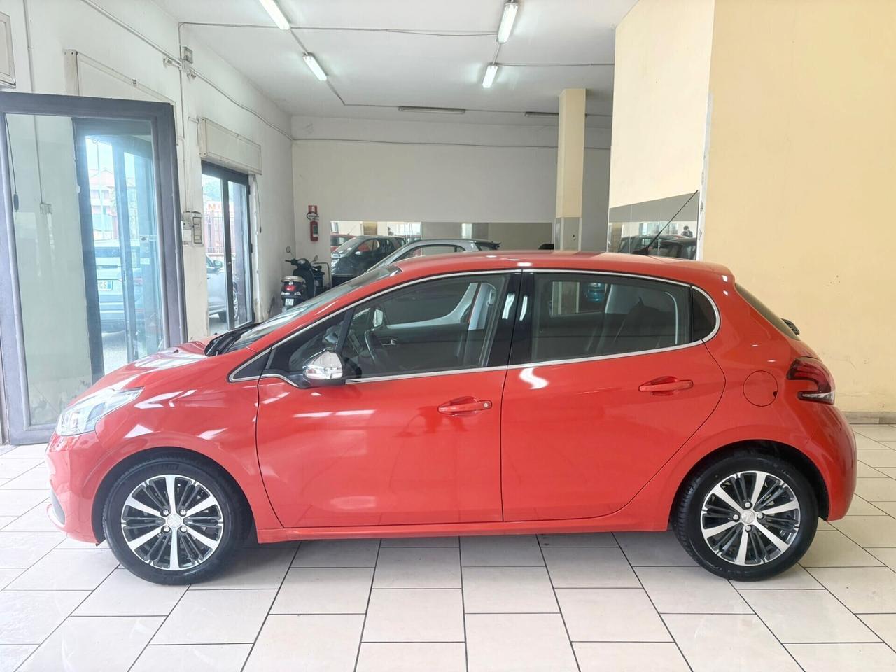 Peugeot 208 PureTech 82 5p. GPL Allure Strafull