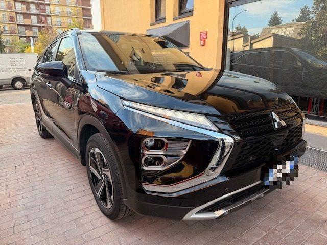 MITSUBISHI Eclipse Cross 2.4 MIVEC 4WD PHEV Instyle SDA Pack 0