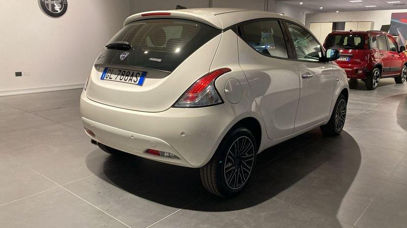 Lancia Ypsilon 1.0 FireFly 5 porte S&S Hybryd Gold