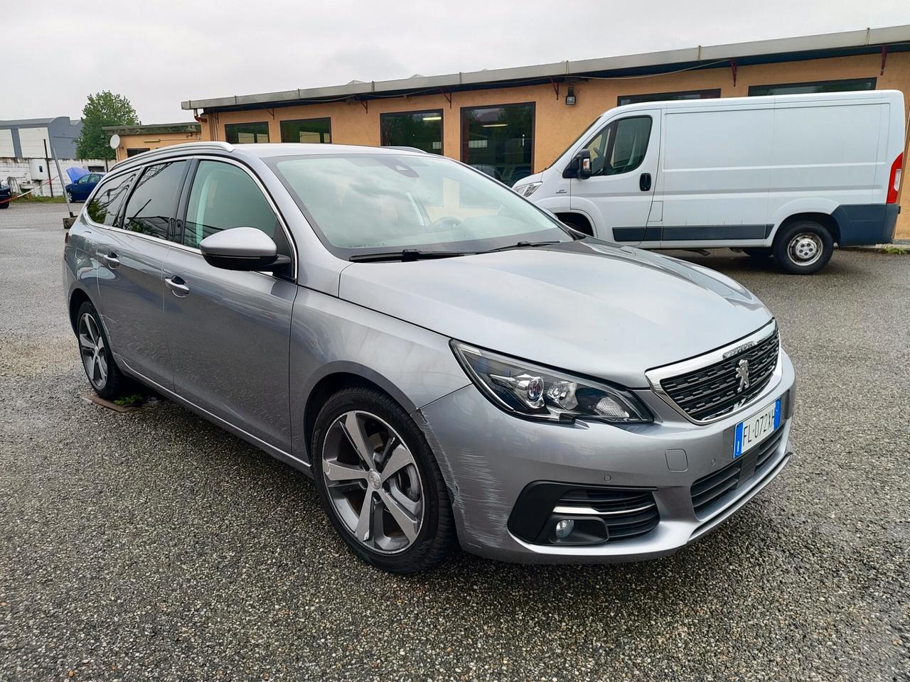 Peugeot 308 PureTech Turbo 130 S&S SW Allure
