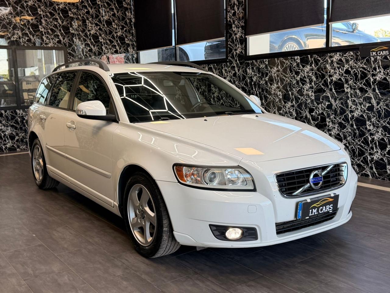 Volvo V50 D2 R-design