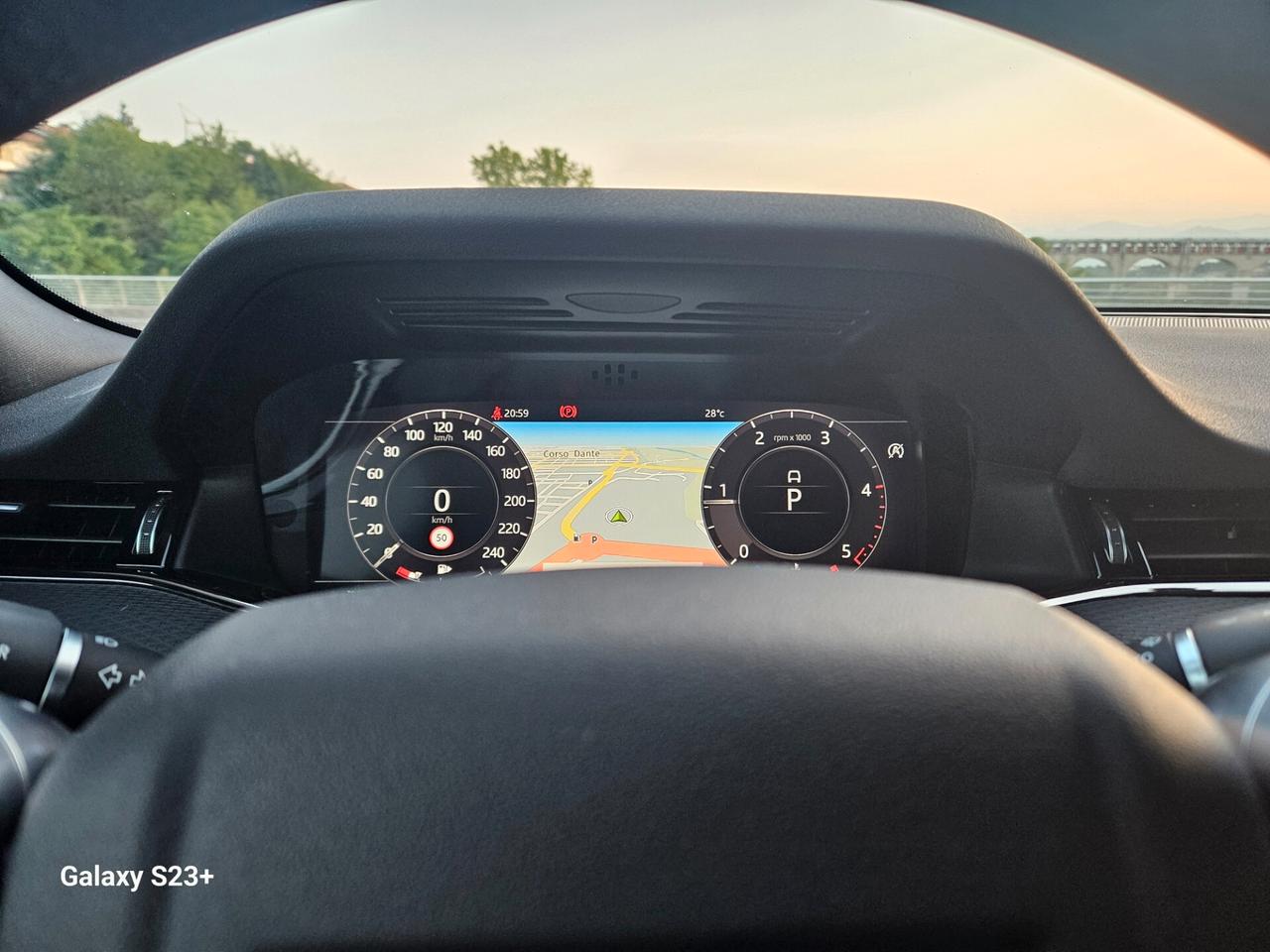 Range Rover Evoque HYBRID R-dynamic
