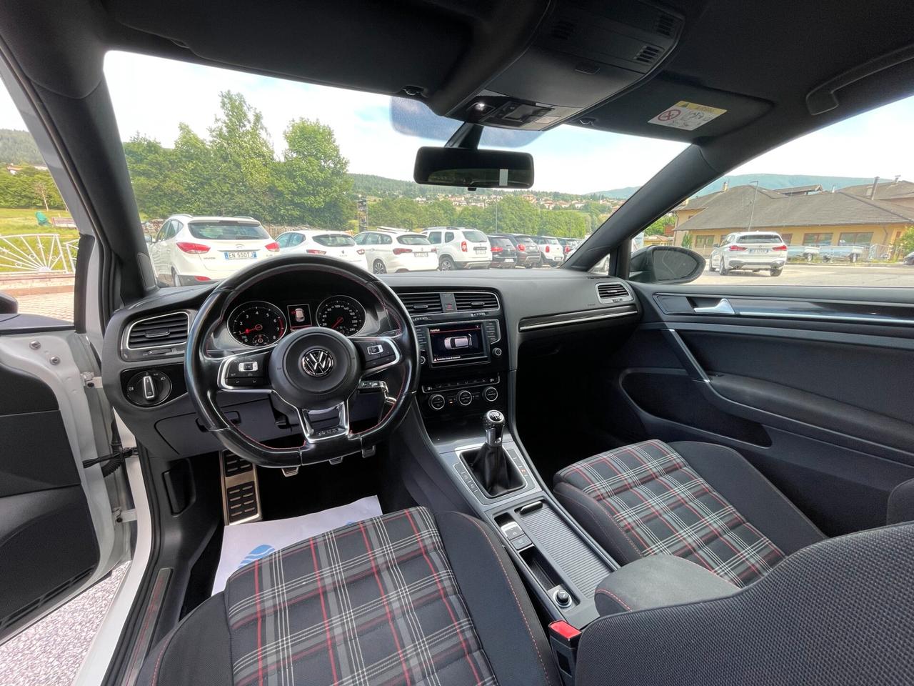 Volkswagen Golf GTI Performance 2.0 TSI 3p. "MANUALE"