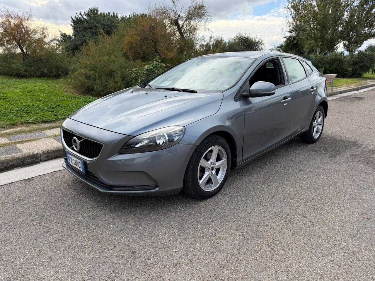 Volvo V40 Diesel- Anche Permuta-Neopatentati