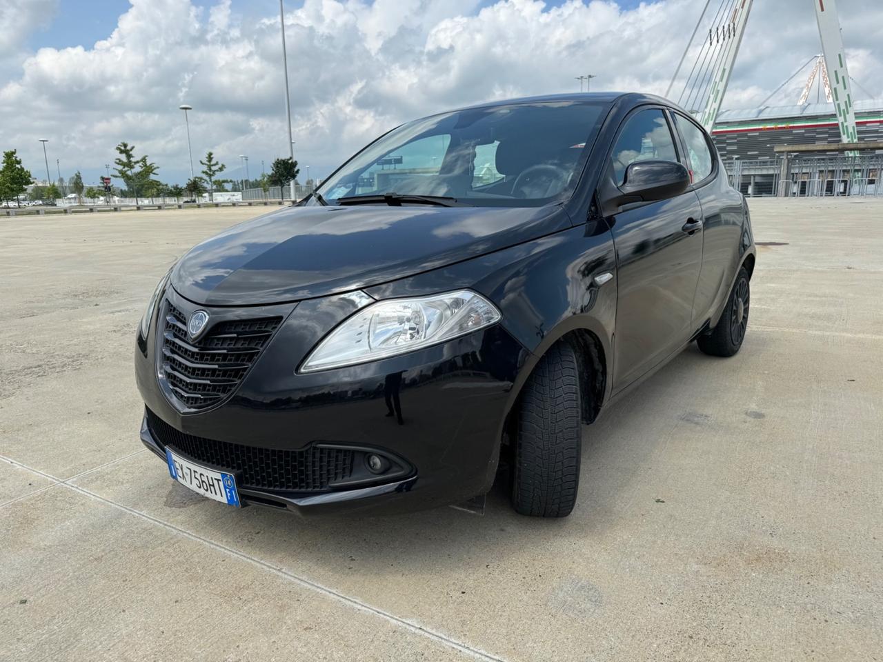 Lancia Ypsilon 1.2 69 CV 5 porte GPL Ecochic Silver