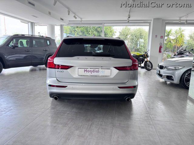 VOLVO V60 B4 (d) automatico Essential