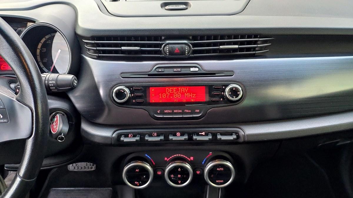 ALFA ROMEO Giulietta SOLO PER COMMERCIANTI AUTO SENZA GARANZIA