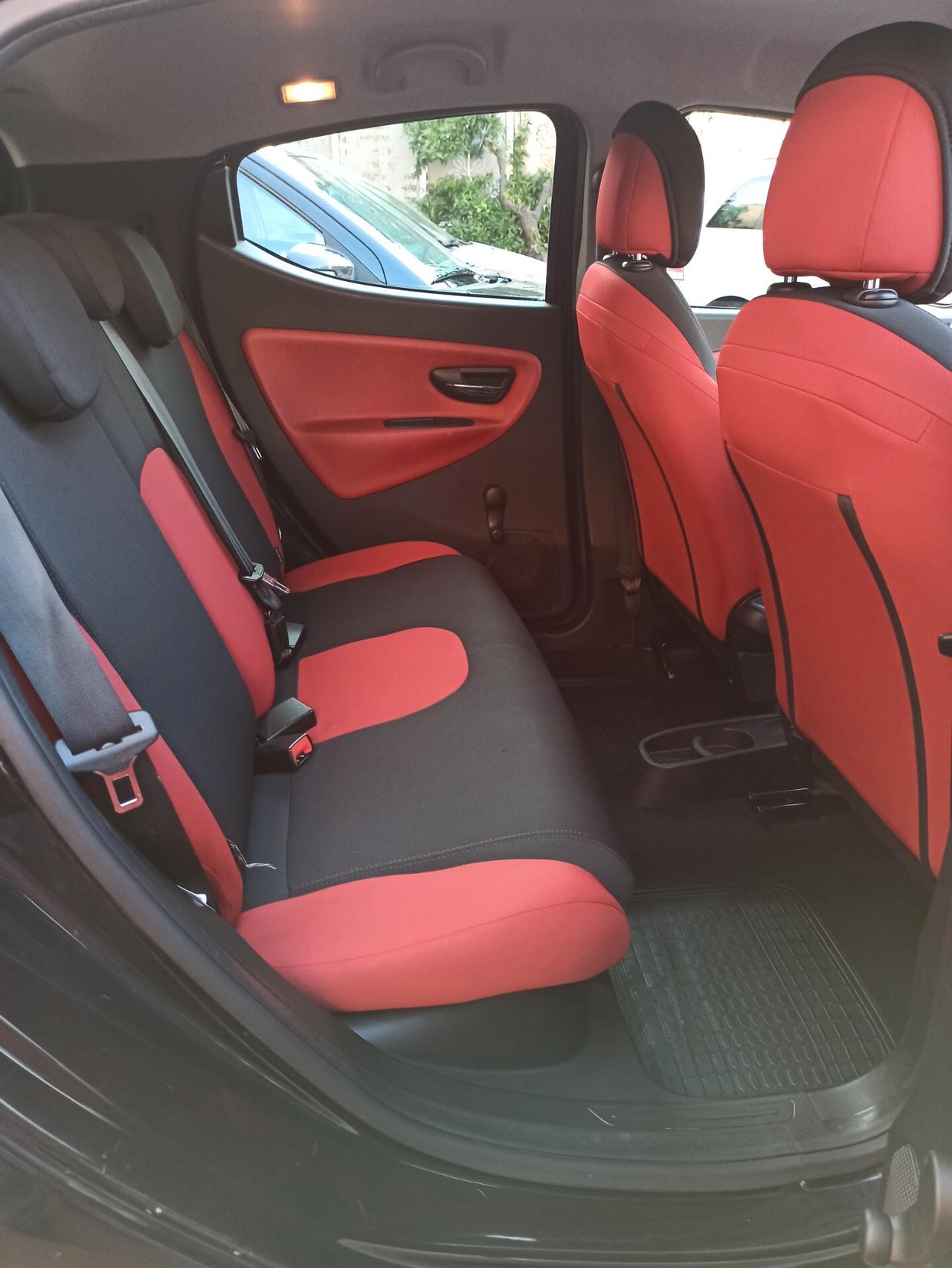 Lancia Ypsilon 1.2 69 CV 5 porte S&S Silver