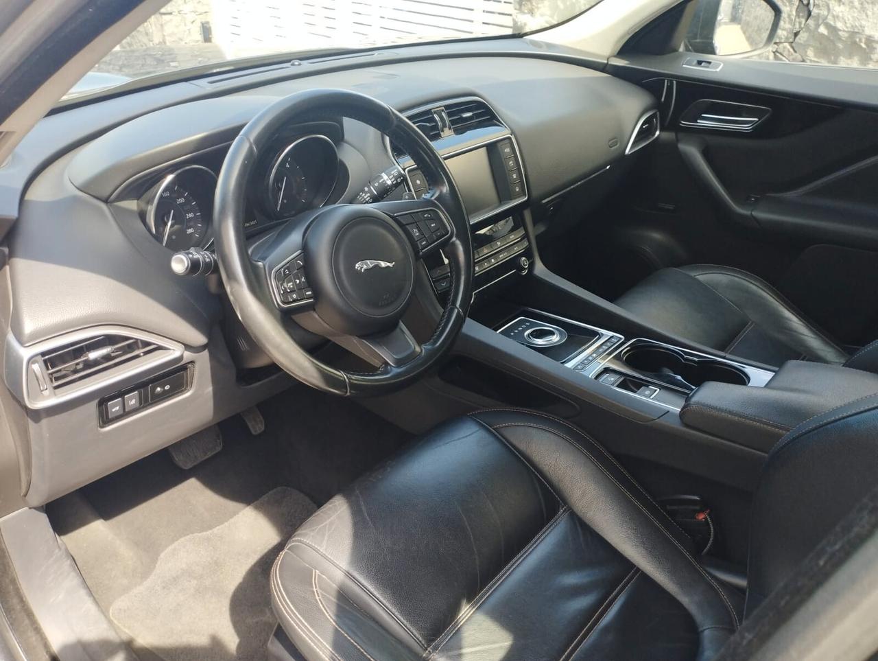 Jaguar F-Pace 3.0 D V6 300 CV AWD aut. Prestige