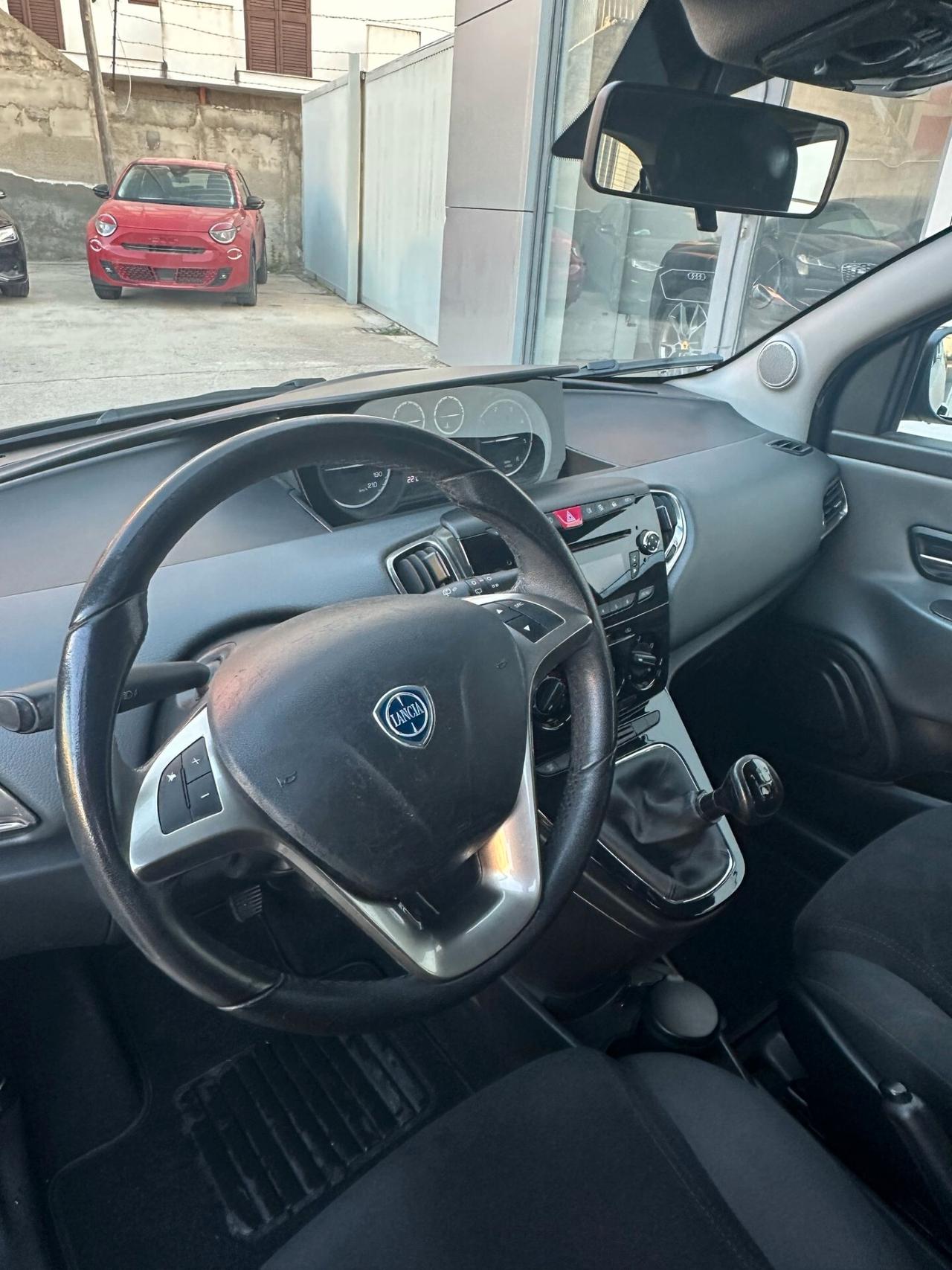 Lancia Ypsilon 1.3 MJT 16V 95 CV 5 porte