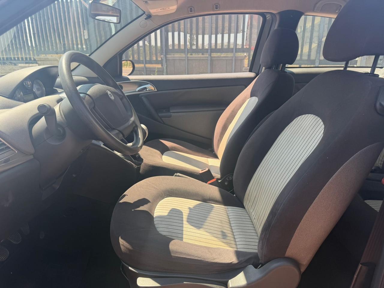 Lancia Ypsilon 1.3 MJT 75 CV Oro Bianco