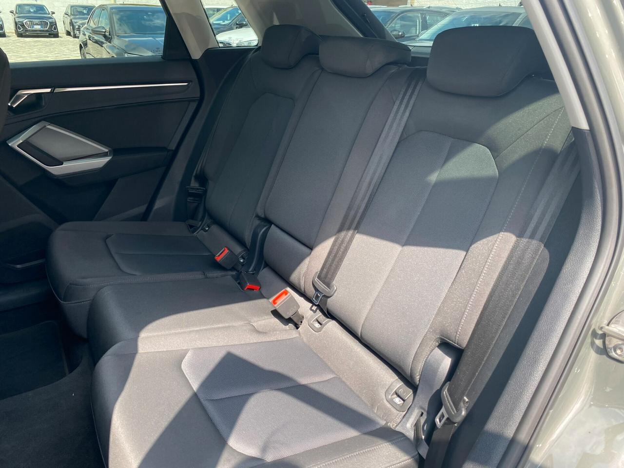 Audi Q3 Business 2.0 TDI 150CV s-tronic 35