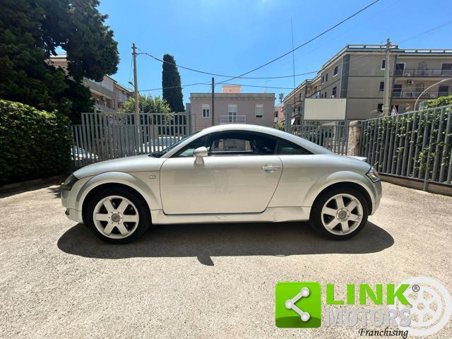 AUDI TT .