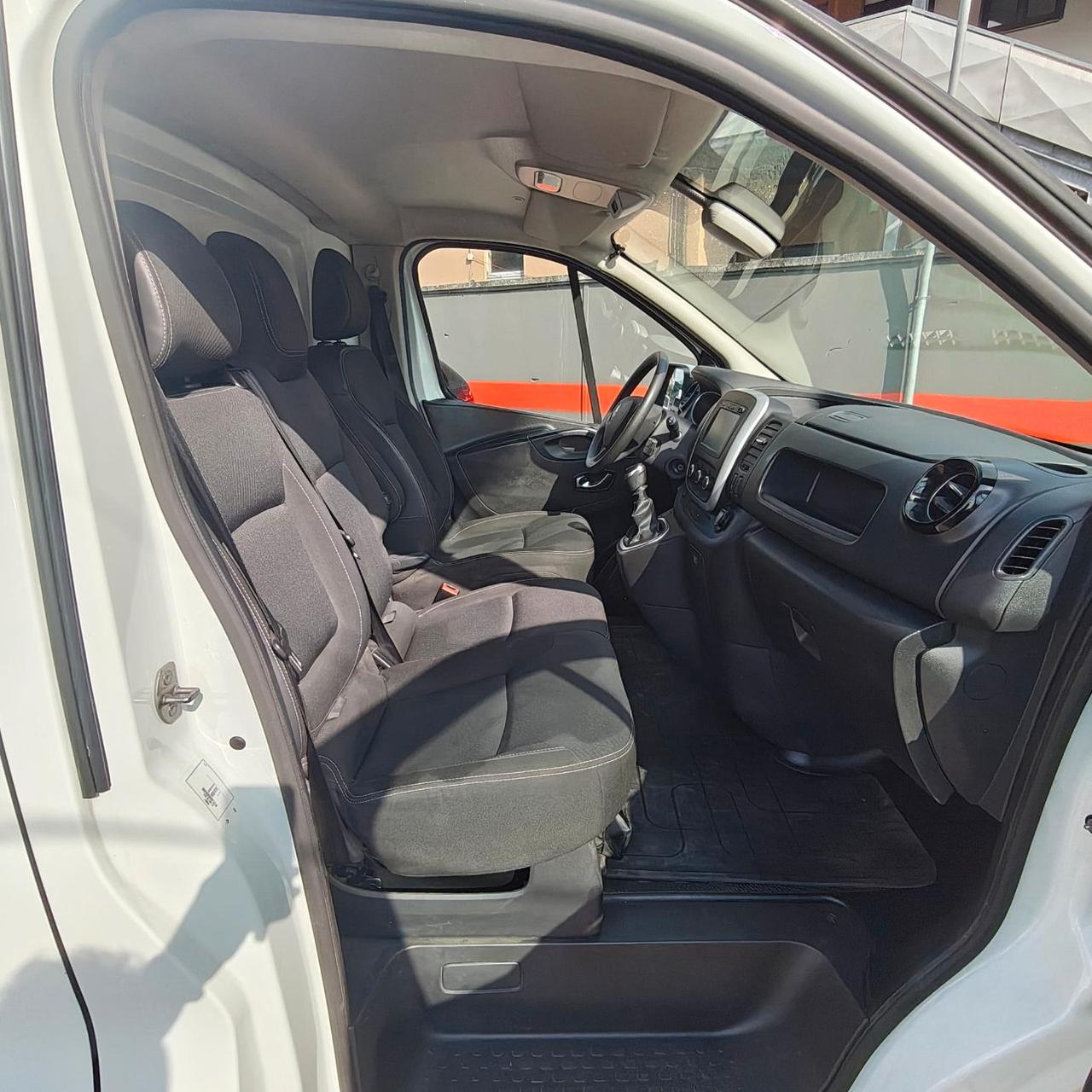 RENAULT Trafic T27 2.0 dci 120cv L1H1 Ice