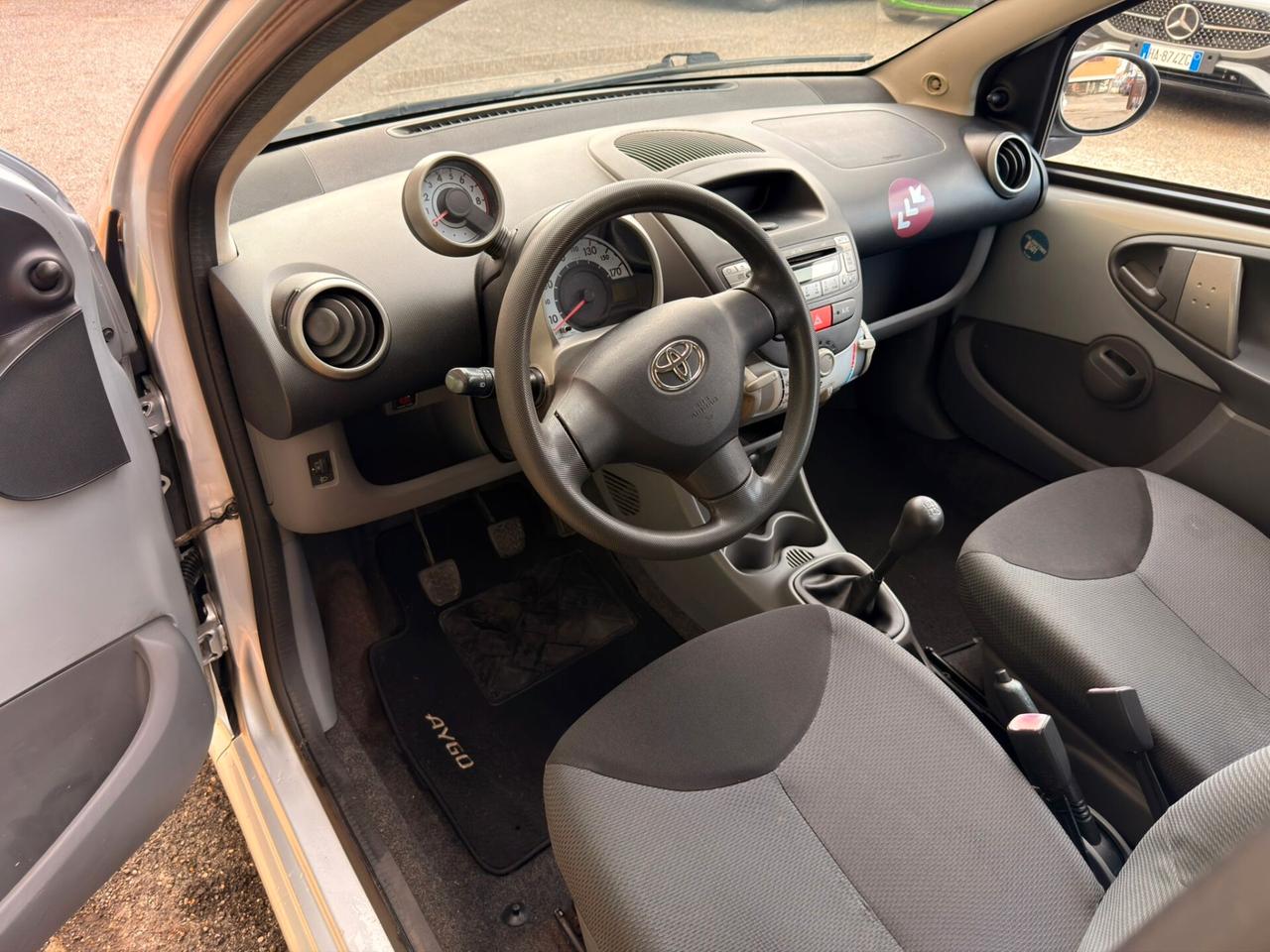 Toyota Aygo 1.0 12V VVT-i 5 porte Sol