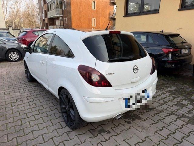 OPEL Corsa 1.2 3 porte b-color